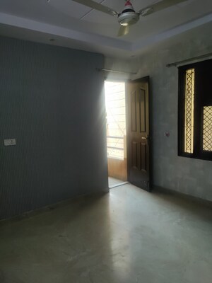 Room in 3 BHK Builder Floor at Jangpura – for Rent