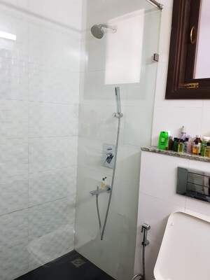 Master Bedroom in 4 BHK Builder Floor at Greater Kailash I – for Rent