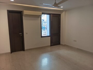 Room in 3 BHK Builder Floor at Greater Kailash ii – for Rent