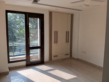 Room in 3 BHK Builder Floor at Greater Kailash ii – for Rent