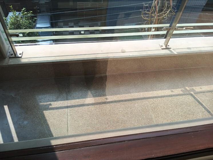 Balcony, greater kailash ii 3 Bedroom 250 Sq.Yd. Builder Floor In Greater Kailash ii Delhi 9595519