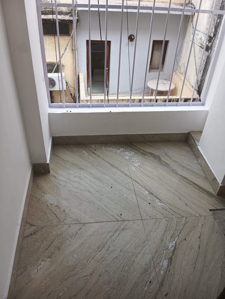 Balcony, greater kailash ii 3 Bedroom 250 Sq.Yd. Builder Floor In Greater Kailash ii Delhi 9595519