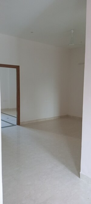 Room in 3.5 BHK Apartment at Ansal Celebrity Meadows, Sushant Golf City – for Sale