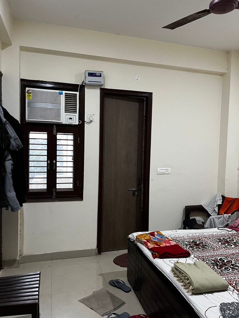 Bedroom, sector 38 2 Bedroom 1300 Sq.Ft. Builder Floor In Sector 38 Gurgaon 9595601