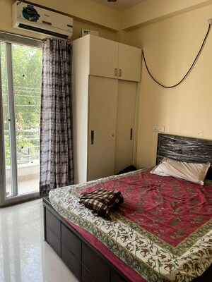 Bedroom in 2 BHK Builder Floor at Sector 38 – for Rent
