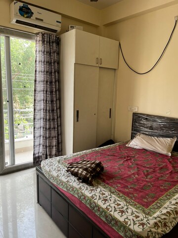 Bedroom in 2 BHK Builder Floor at Sector 38 – for Rent