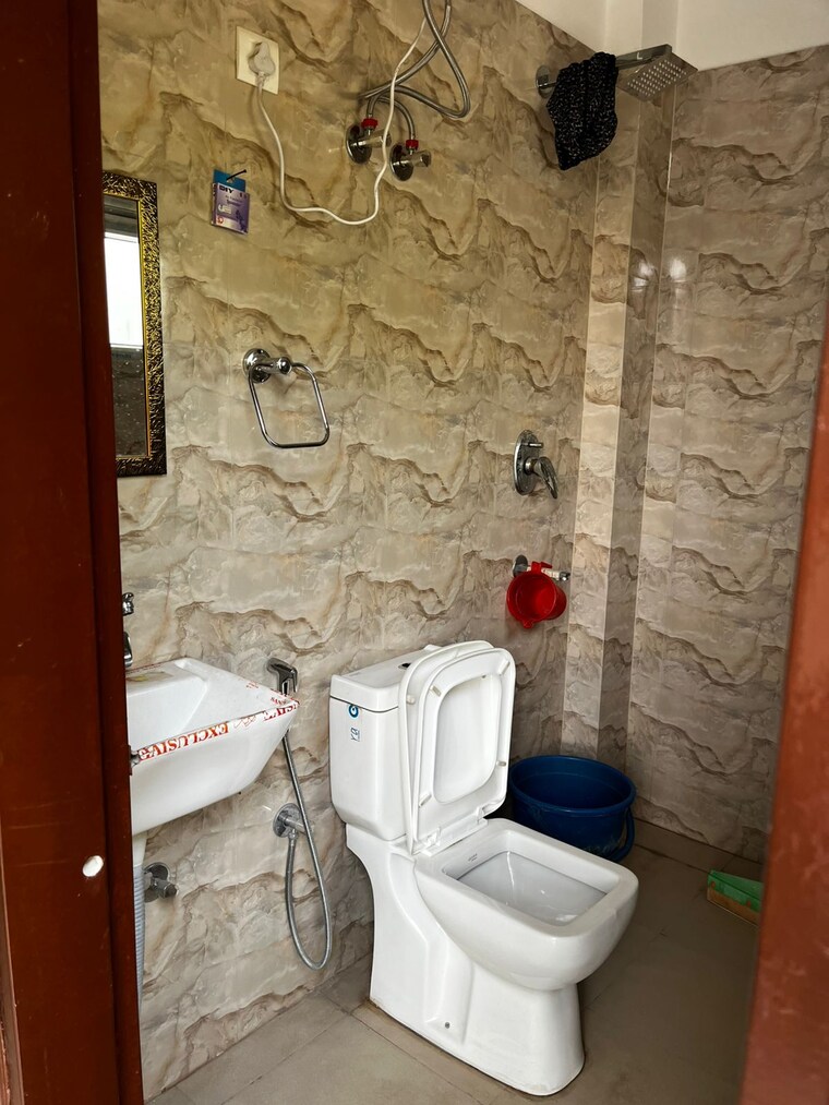 Bathroom, sector 38 2 Bedroom 1300 Sq.Ft. Builder Floor In Sector 38 Gurgaon 9595601