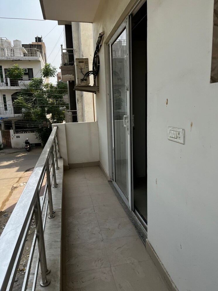 Balcony, sector 38 2 Bedroom 1300 Sq.Ft. Builder Floor In Sector 38 Gurgaon 9595601