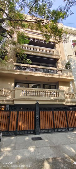 4 BHK + Servant Room Builder Floor For Sale in Prime Location 