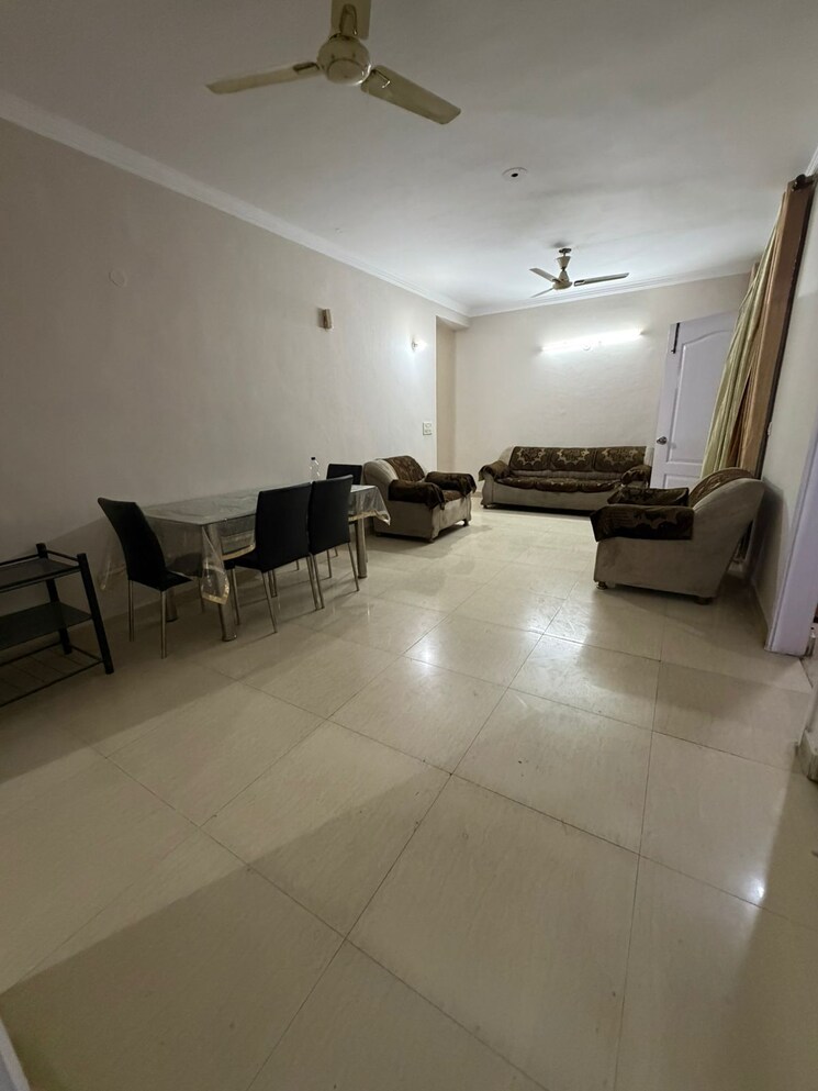Living Room, raheja-teachers-apartments 3 Bedroom 1450 Sq.Ft. Apartment In Sector 31 Gurgaon 9595619