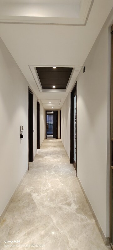 Building Lobby in 4 BHK Builder Floor at Panchsheel Enclave – for Sale