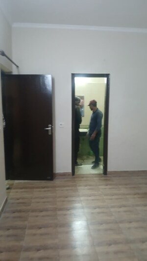 Room in 2 BHK Independent House at RWA Apartments Sector 47, Sector 47 – for Rent