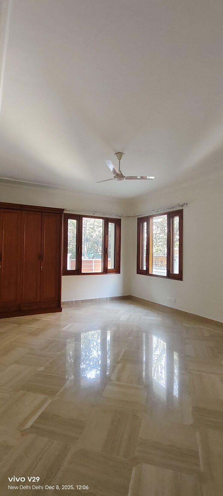 Room, panchsheel park 5 Bedroom 800 Sq.Yd. Builder Floor In Panchsheel Park Delhi 9595630