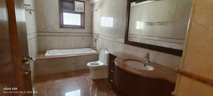 Bathroom, panchsheel park 5 Bedroom 800 Sq.Yd. Builder Floor In Panchsheel Park Delhi 9595630
