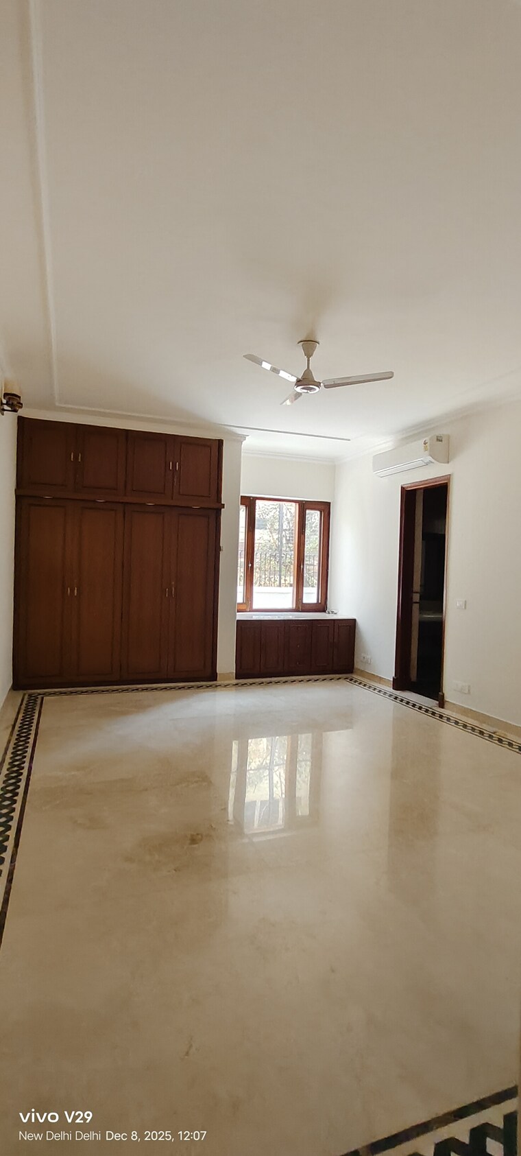 Room, panchsheel park 4 Bedroom 800 Sq.Yd. Builder Floor In Panchsheel Park Delhi 9595643