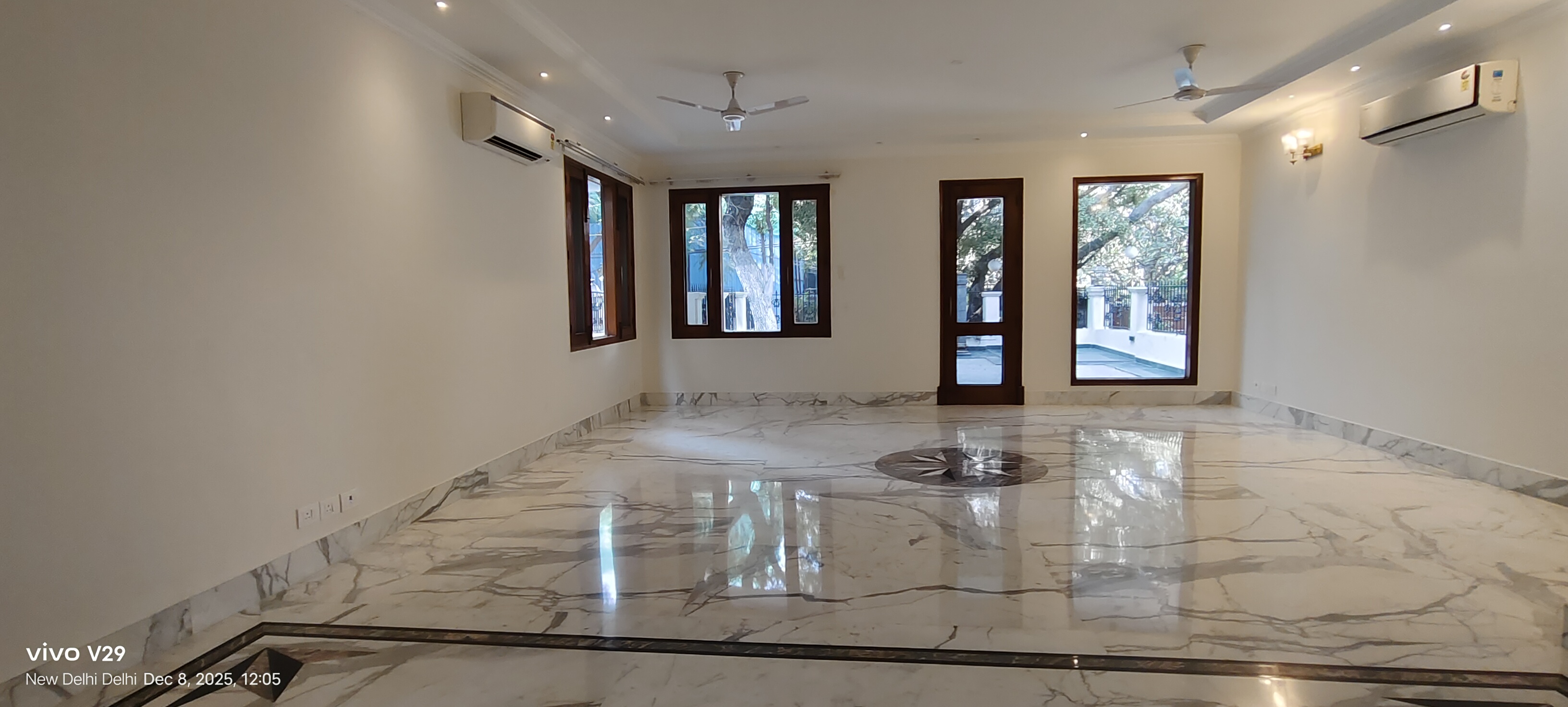 4 BHK Builder Floor For Rent in Prime Location 