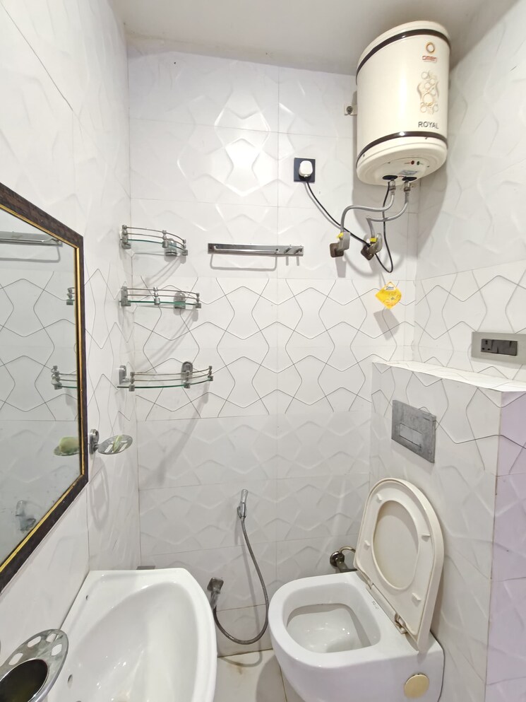Bathroom, sector 15 2 Bedroom 1200 Sq.Ft. Builder Floor In Sector 15 Gurgaon 9595651