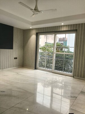 Room in 3 BHK Builder Floor at Defence Colony – for Sale