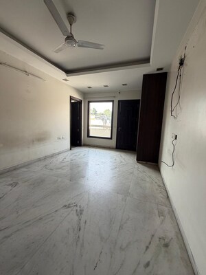 Room in 2 BHK Builder Floor at Sector 15 – for Rent