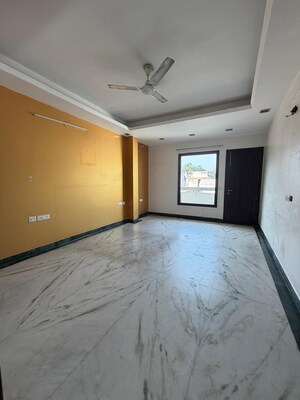 2 BHK Builder Floor For Rent in Sector 15