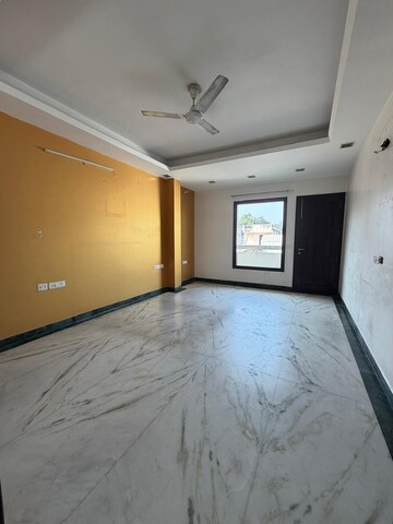 2 BHK Builder Floor For Rent in Sector 15