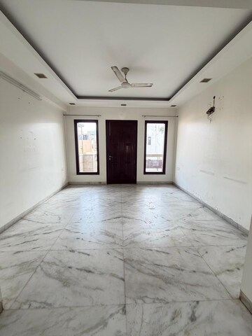 Room in 2 BHK Builder Floor at Sector 15 – for Rent