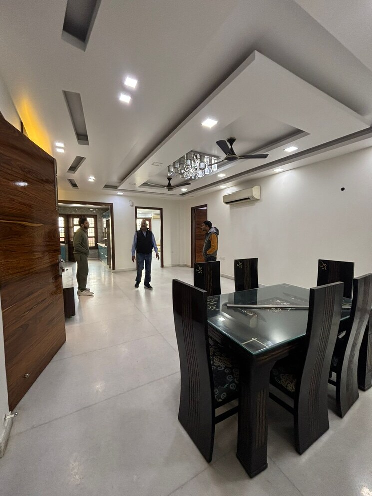 Dining area, sector 31 4 Bedroom 3500 Sq.Ft. Builder Floor In Sector 31 Gurgaon 9595698