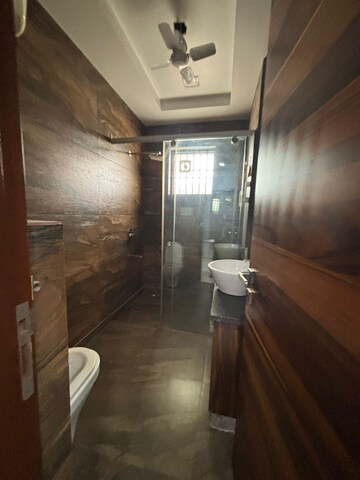 Attached Bathroom in 4 BHK Builder Floor at Sector 31 – for Rent