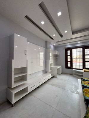 Room in 4 BHK Builder Floor at Sector 31 – for Rent