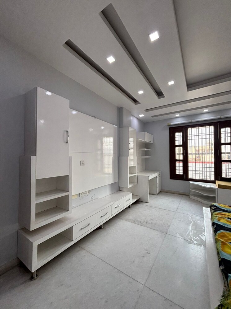 Room, sector 31 4 Bedroom 3500 Sq.Ft. Builder Floor In Sector 31 Gurgaon 9595698