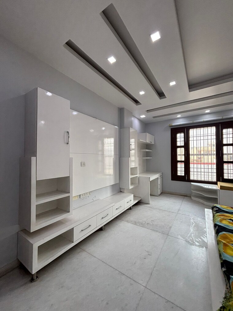 Room, sector 31 4 Bedroom 3500 Sq.Ft. Builder Floor In Sector 31 Gurgaon 9595698