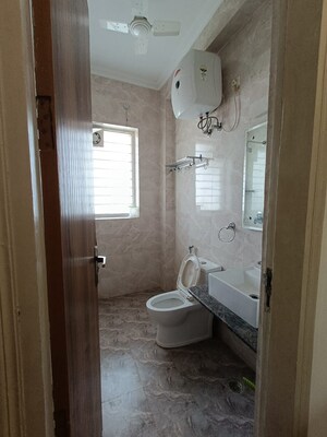 Bathroom in 1 RK Builder Floor at Sector 15 – for Rent