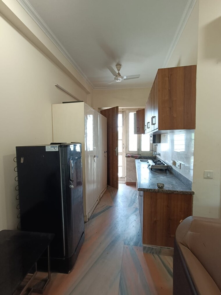 Living Room, sector 15 1 RK 500 Sq.Ft. Builder Floor In Sector 15 Gurgaon 9595707