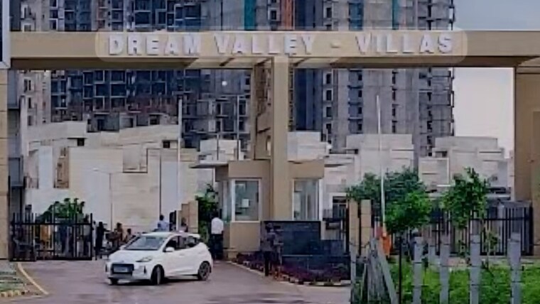 Exterior View, amrapali-dream-valley 2.5 Bedroom 1050 Sq.Ft. Apartment In Tech Zone 4 Greater Noida Greater Noida 9595710