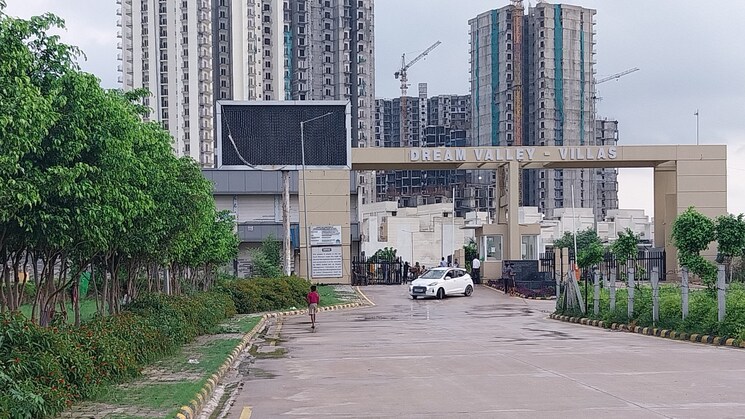 Exterior View, amrapali-dream-valley 2.5 Bedroom 1050 Sq.Ft. Apartment In Tech Zone 4 Greater Noida Greater Noida 9595710