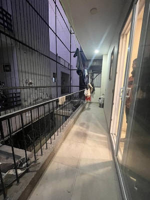 Balcony in 2 BHK Builder Floor at Sector 43 – for Rent