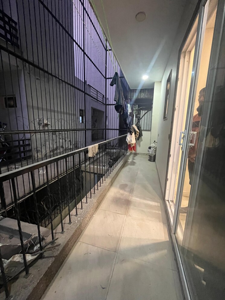 Balcony, sector 43 2 Bedroom 1800 Sq.Ft. Builder Floor In Sector 43 Gurgaon 9595732