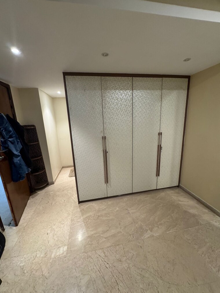 Room, one-hiranandani-park 2.5 Bedroom 950 Sq.Ft. Apartment In Ghodbunder Road Thane 9595741