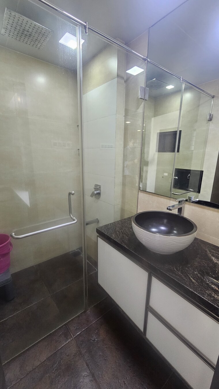 Bathroom, oberoi-springs 3 Bedroom 1295 Sq.Ft. Apartment In Andheri West Mumbai 9595745