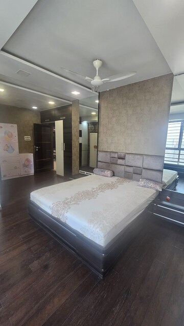Bedroom in 3 BHK Apartment at Oberoi Springs, Andheri West – for Rent