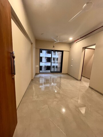 Room in 1 BHK Apartment at Radhika CHS Goregaon, Goregaon East – for Rent