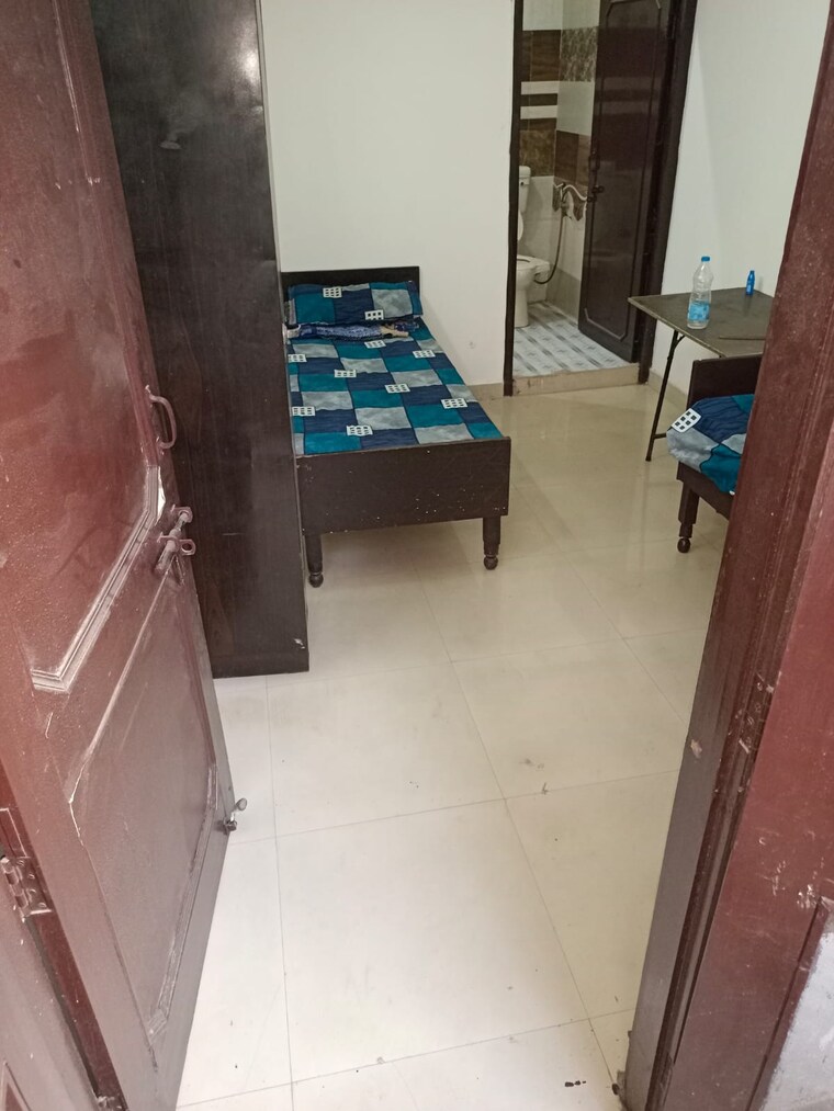 Bedroom, sector 49 Pg For Boys In Sector 49 9595768