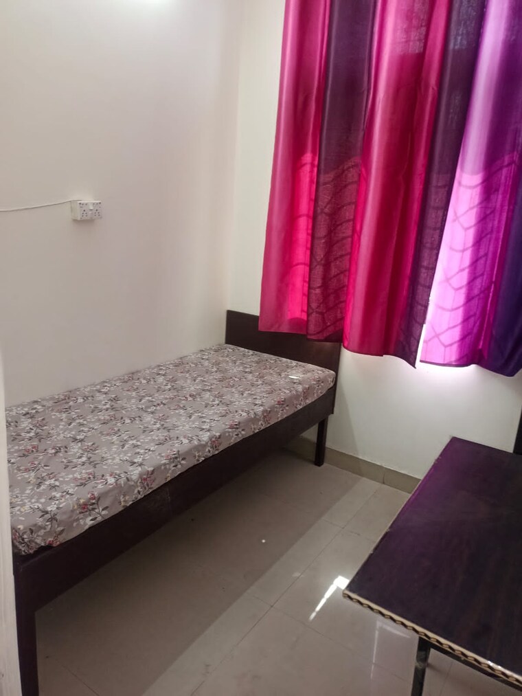 Bedroom, sector 49 Pg For Boys In Sector 49 9595768