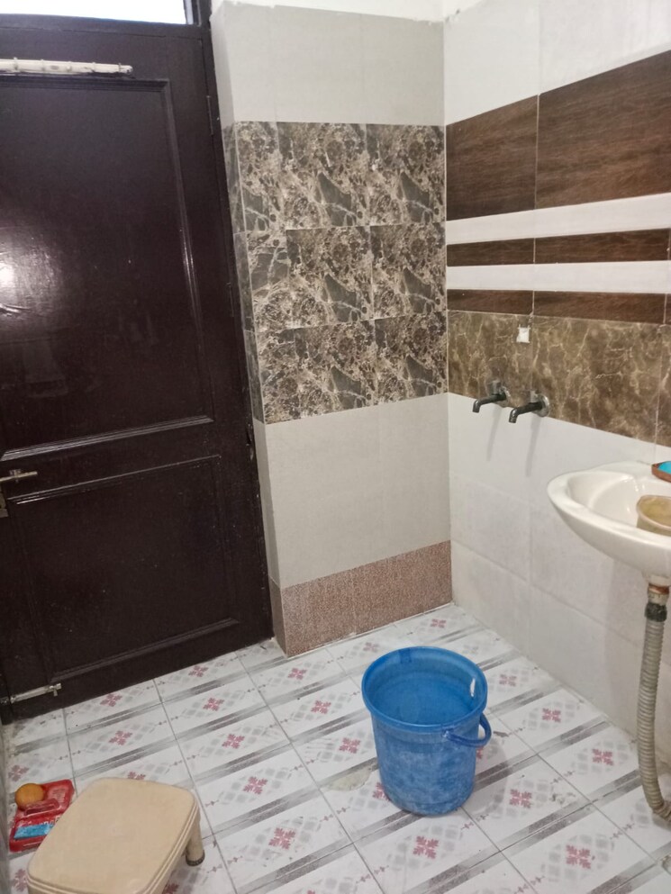 Bathroom, sector 49 Pg For Boys In Sector 49 9595768