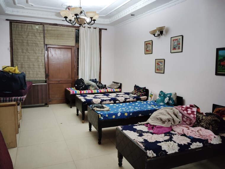 Bedroom, sector 31 Pg For Boys In Sector 31 9595798