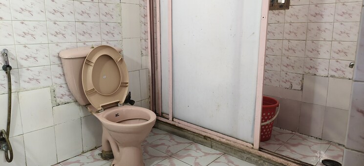 Bathroom, sector 31 Pg For Boys In Sector 31 9595798