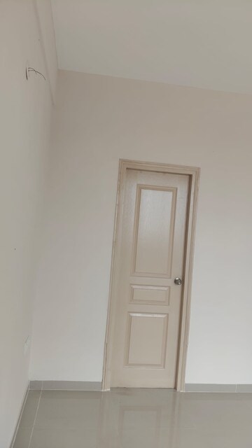 Furnished Amenities in 3 BHK Apartment at Oro Element, Jankipuram Extension – for Rent