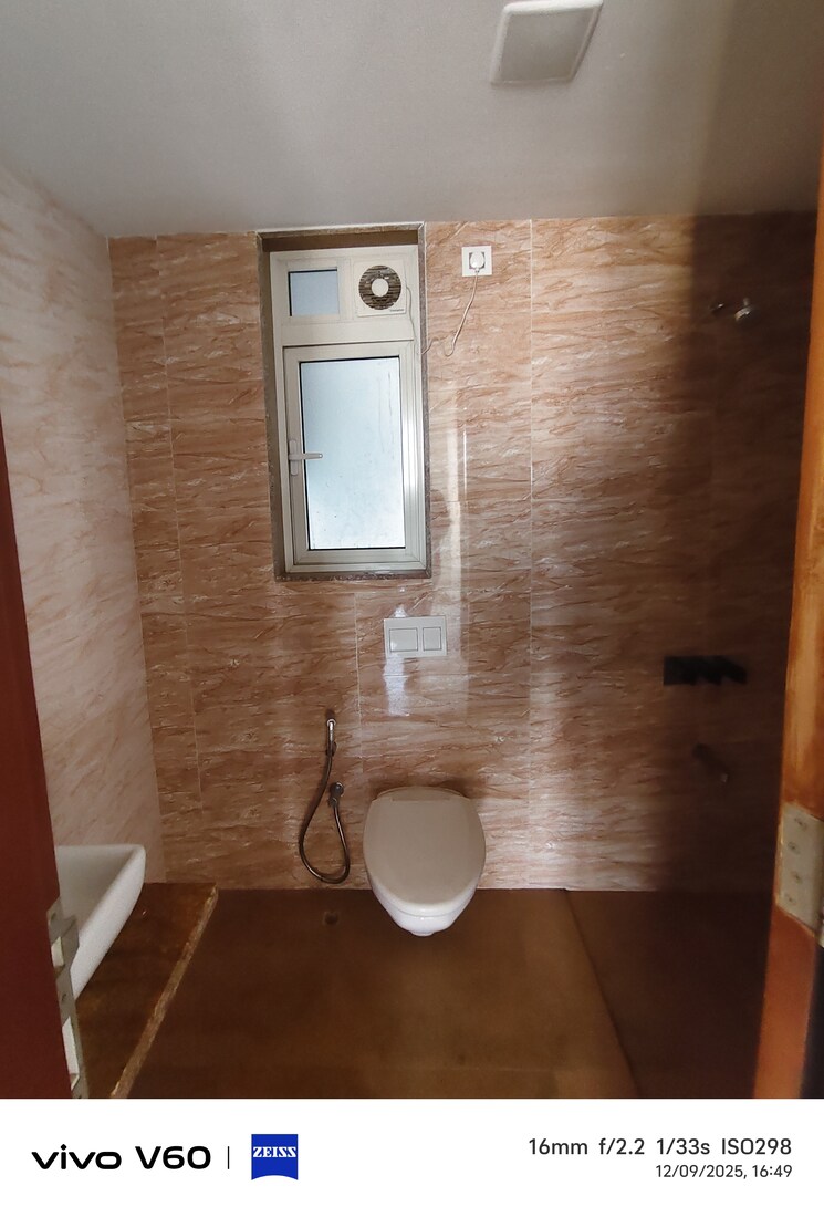 Bathroom, ekta-tripolis 2.5 Bedroom 995 Sq.Ft. Apartment In Goregaon West Mumbai 9595807