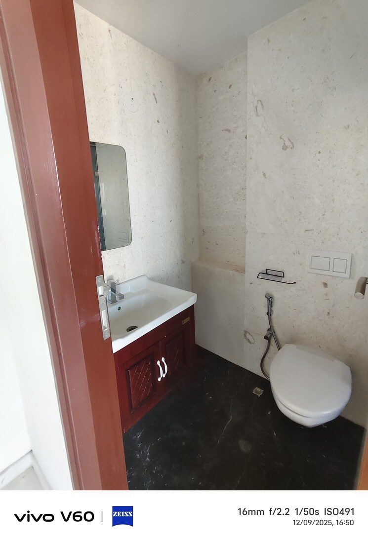 Bathroom, ekta-tripolis 2.5 Bedroom 995 Sq.Ft. Apartment In Goregaon West Mumbai 9595807