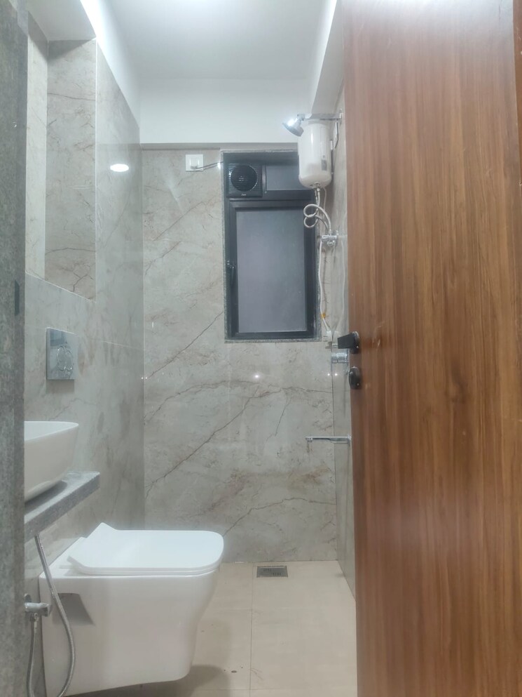 Bathroom, prem-sagar-chs-santacruz-west 2 Bedroom 700 Sq.Ft. Apartment In Santacruz West Mumbai 9595814